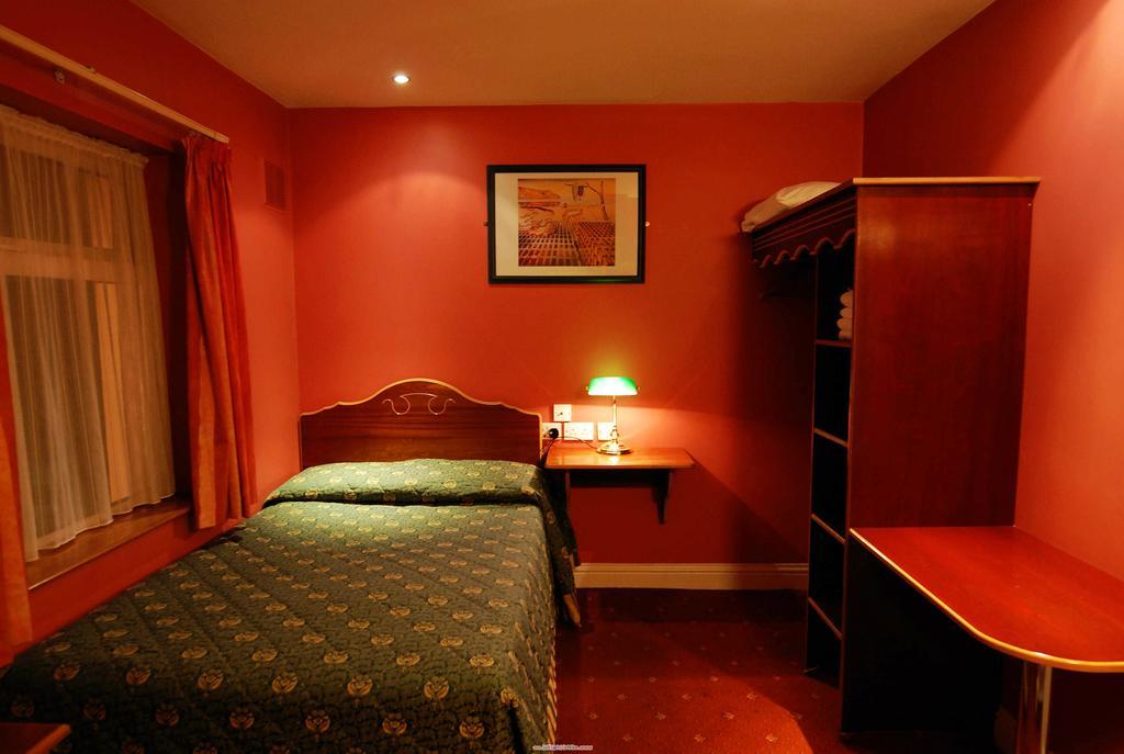 Palmerstown Lodge Dublin Exterior foto